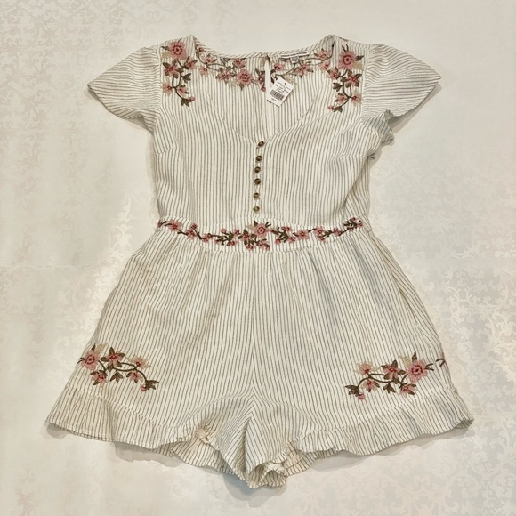 American Eagle Embroidered Romper - Picture 2 of 4